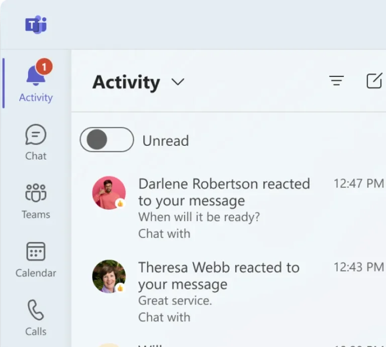 V kanáli aktivít Microsoft Teams v službe Microsoft 365 sa zobrazujú oznámenia: Darlene Robertson reagovala na správu s otázkou: When will be ready? a Theresa Webb reagovala na: Great service. Ikony pre Aktivitu, Chat, Teams, Kalendár a Hovory sú na ľavej strane.
